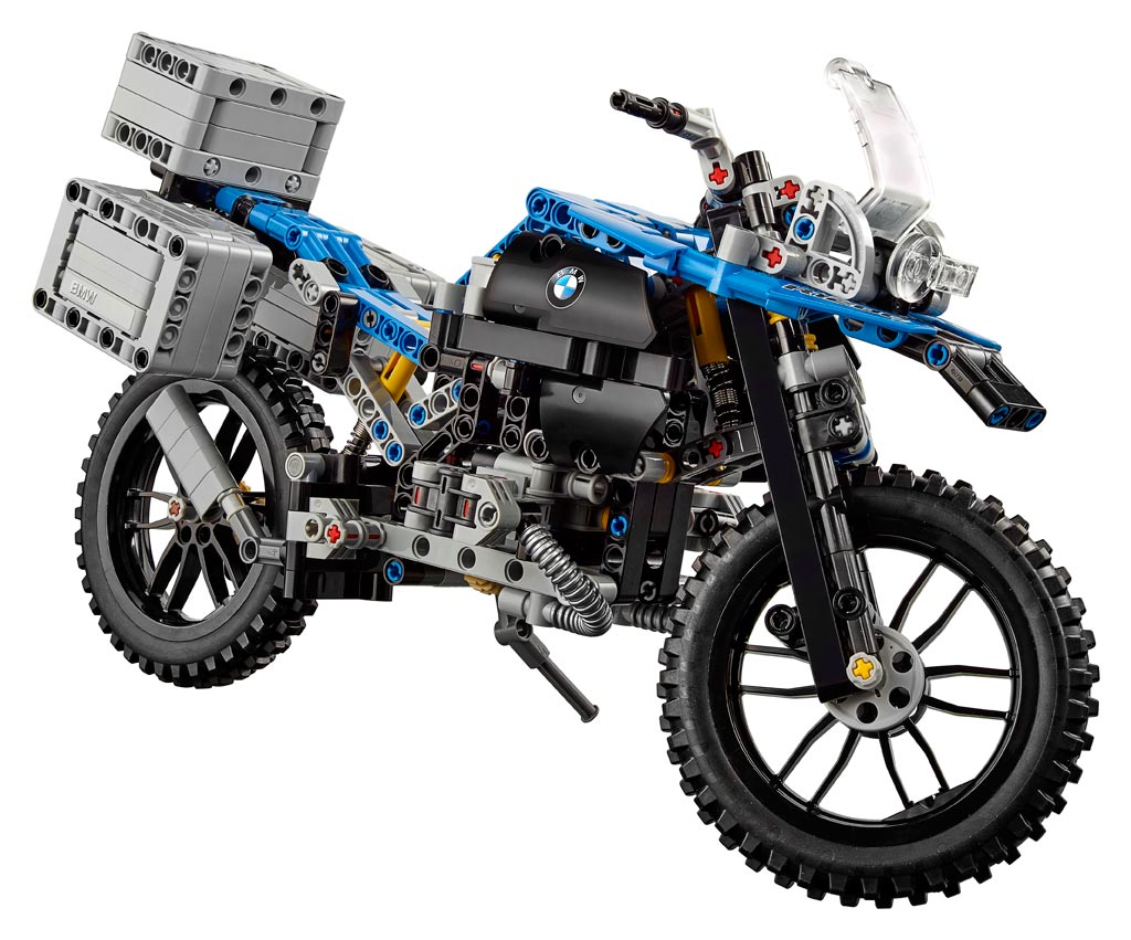 lego-technic-bmw-r-1200gs-adventure-42063-side.jpg