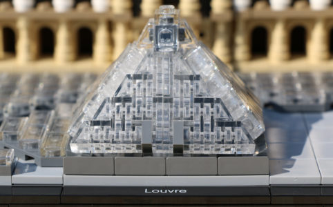 lego-architecture-louvre-pyramide-set-21024-2015-andres-lehmann zusammengebaut.com