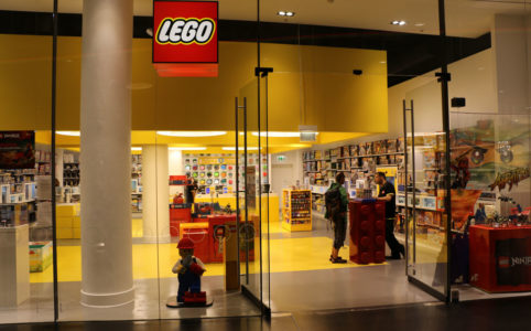 lego-store-frankfurt-myzeil-2015-andres-lehmann zusammengebaut.com