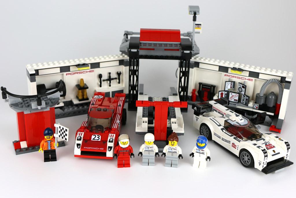 LEGO Speed Champions 75876 Porsche 919 Hybrid and 917K Pit Lane