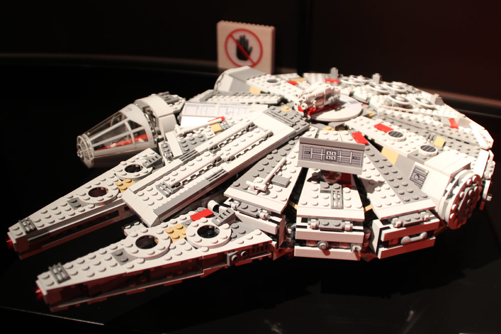 Lego Star Wars Millenium Falcon (75105) | © Andres Lehmann  / zusammengebaut.com
