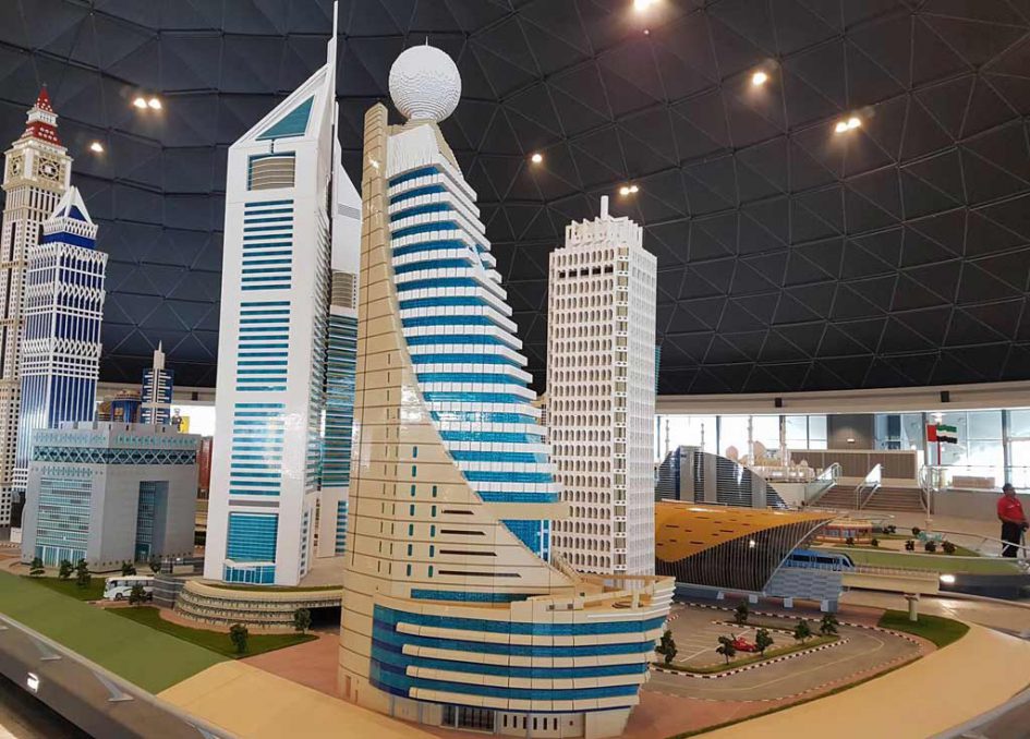 Ronald Innes LEGOLAND Dubai Eröffnung: Miniland – viele Bilder vom Burj Khalifa und ...