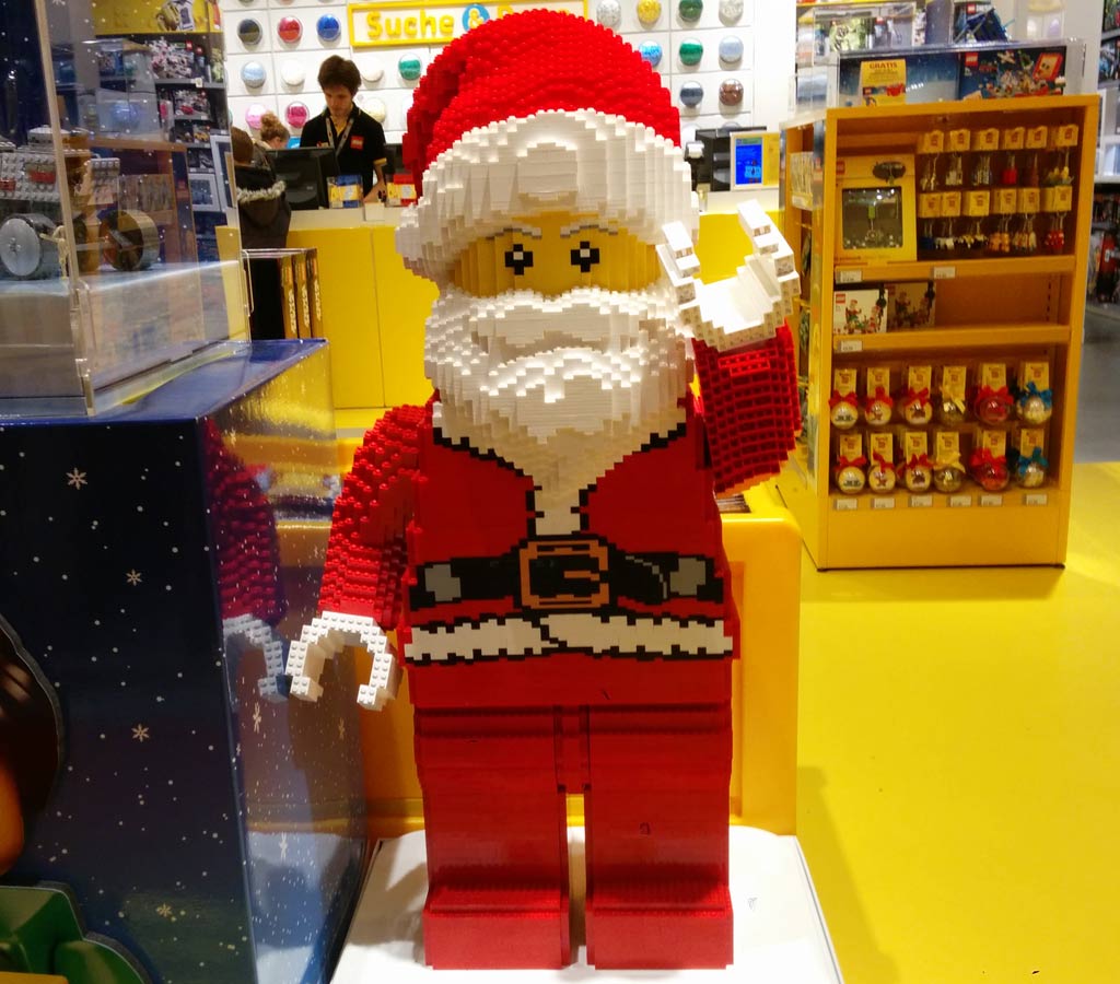 LEGO Weihnachtsmann im LEGO Store | © Andres Lehmann / zusammengebaut.com
