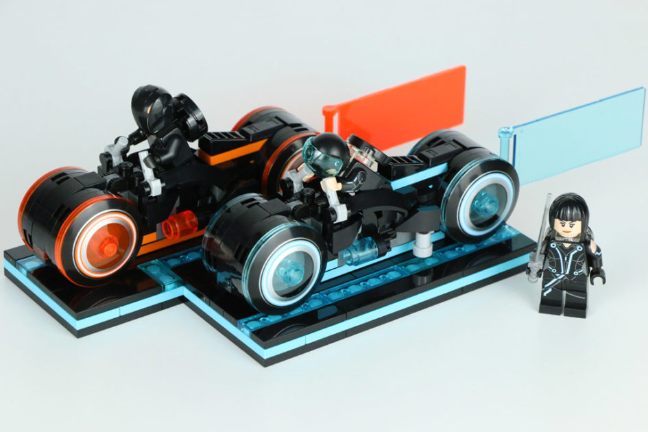 LEGO Ideas Tron Legacy 21314 im Review - zusammengebaut