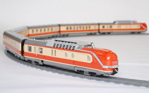 lego-trans-europ-express-tee-eisenbahn-moc-holger-matthes zusammengebaut.com