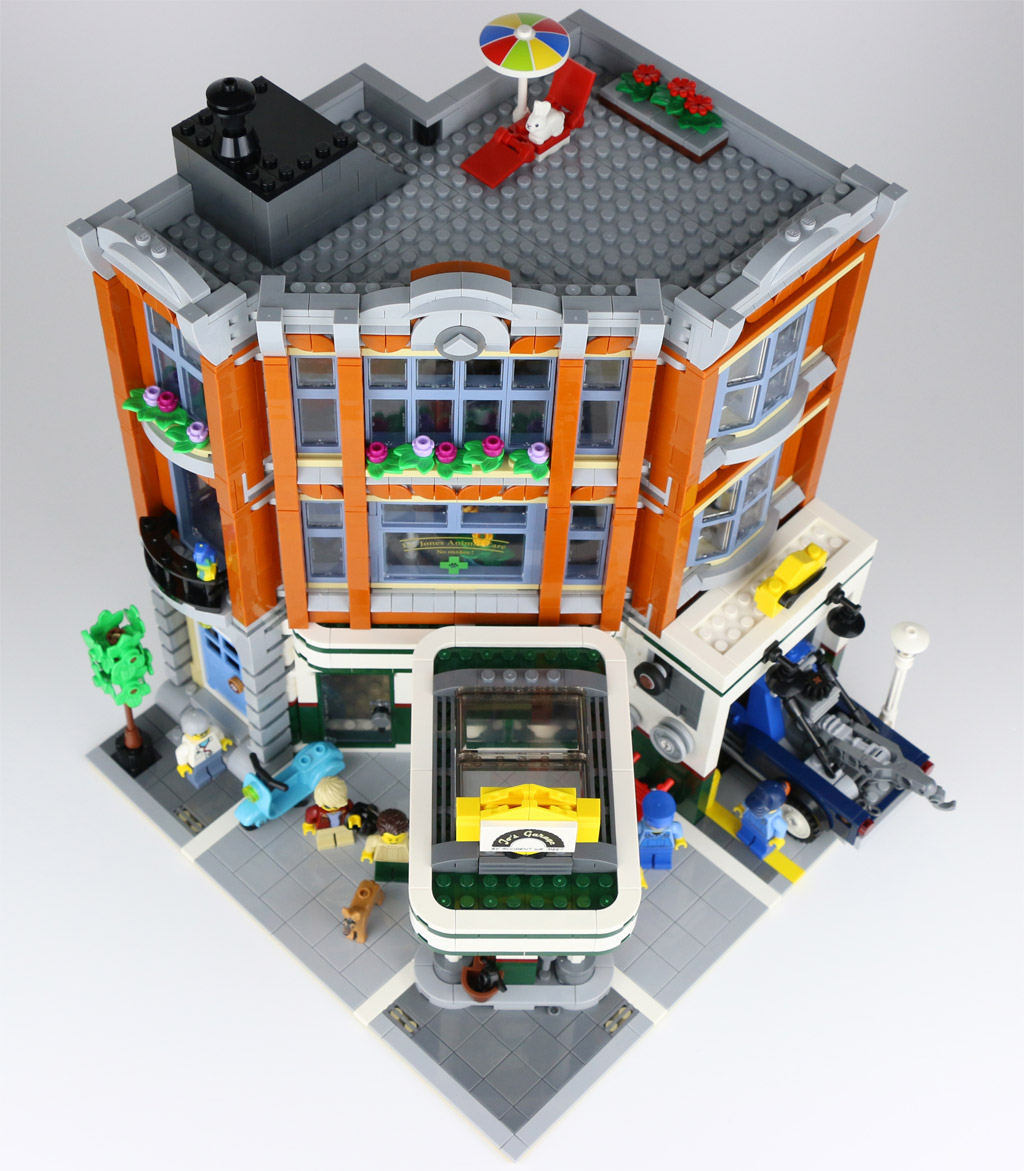 lego-creator-expert-corner-garage-10264-front-dachterrasse-2018-zusammengebaut-andres-lehmann zusammengebaut.com