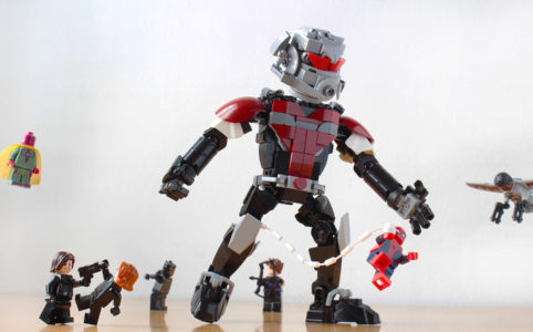 lego-moc-giant-man-hachiroku24 zusammengebaut.com