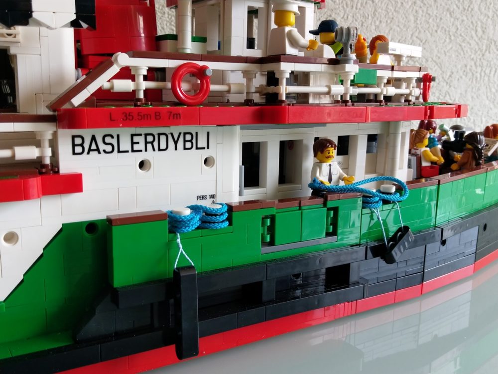 lego-modell-rheinmotorschiffs-baslerdybli-andreas zusammengebaut.com