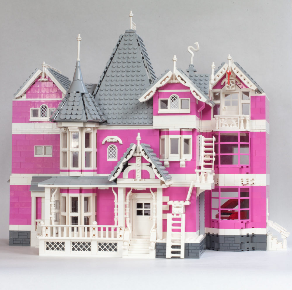 lego-ideas-coralines-pink-palace-apartments-holly-wachtmann zusammengebaut.com
