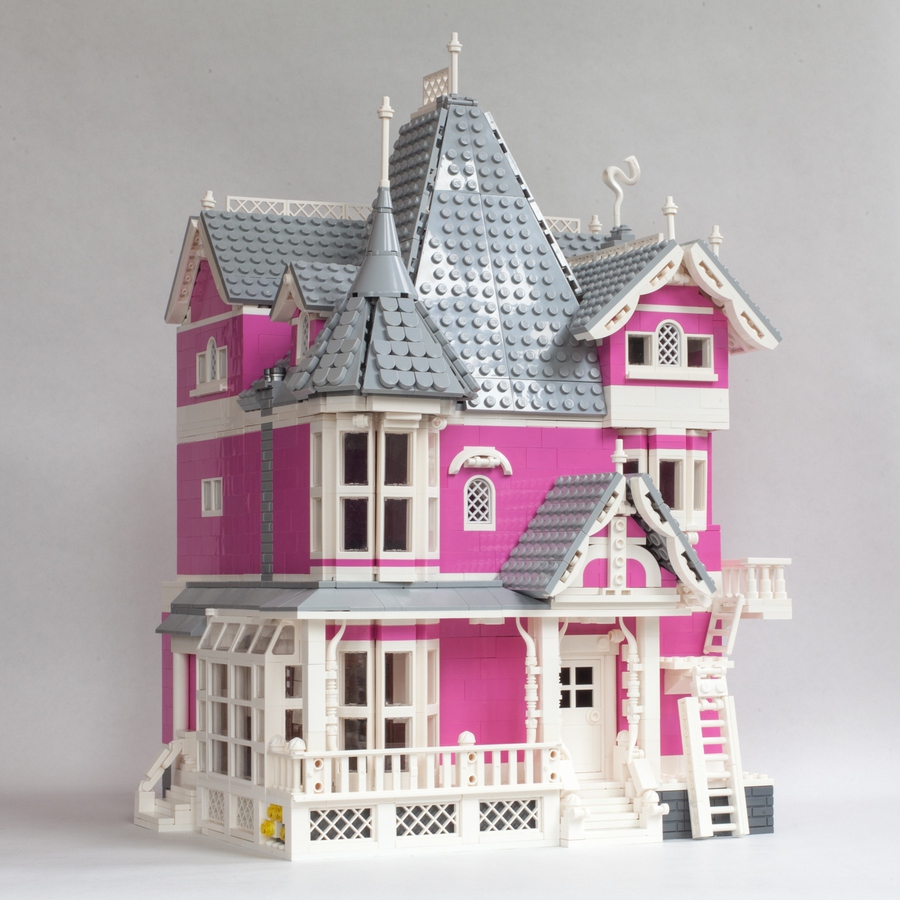 lego-ideas-coralines-pink-palace-apartments-front-holly-wachtmann zusammengebaut.com