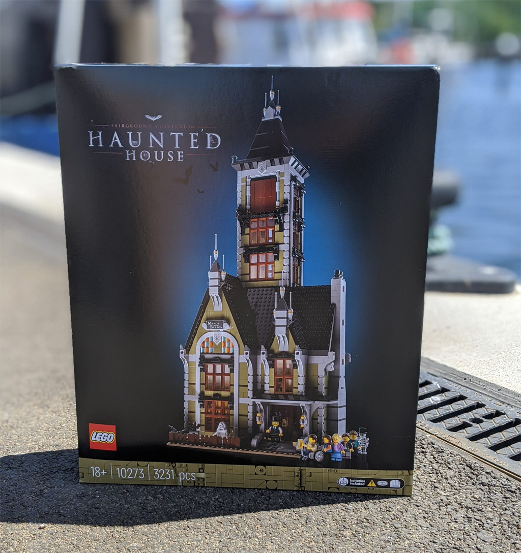 lego-fairground-collection-10273-haunted-house-box-2020-zusammengebaut-andres-lehmann zusammengebaut.com
