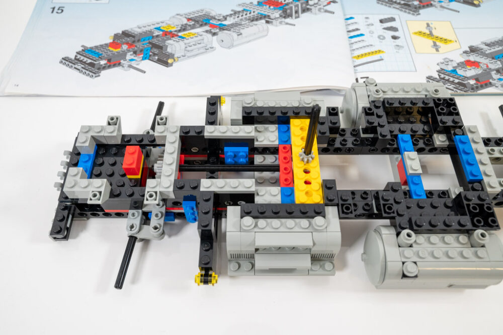 LEGO 5571 Model Team Giant Truck im Classic Review - zusammengebaut