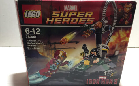 LEGO 76008 Iron Man vs Mandarin: Ultimate Showdown