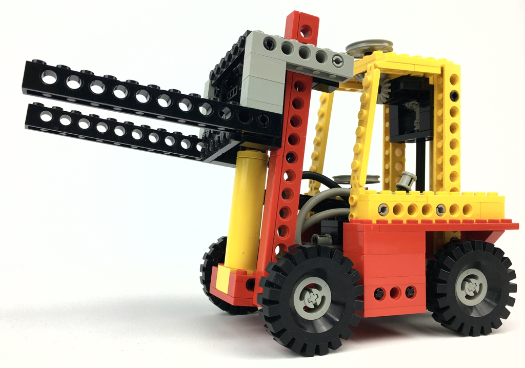 LEGO Technic 8843 Gabelstapler aus dem Jahre im | zusammengebaut