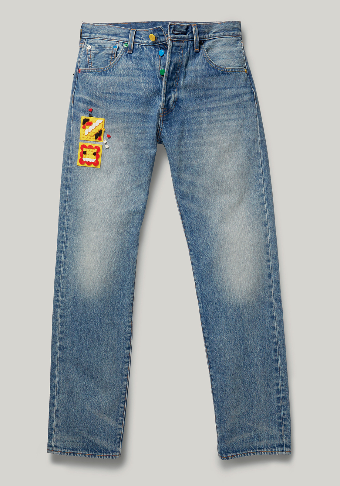 lego-x-levis2020-jeans zusammengebaut.com