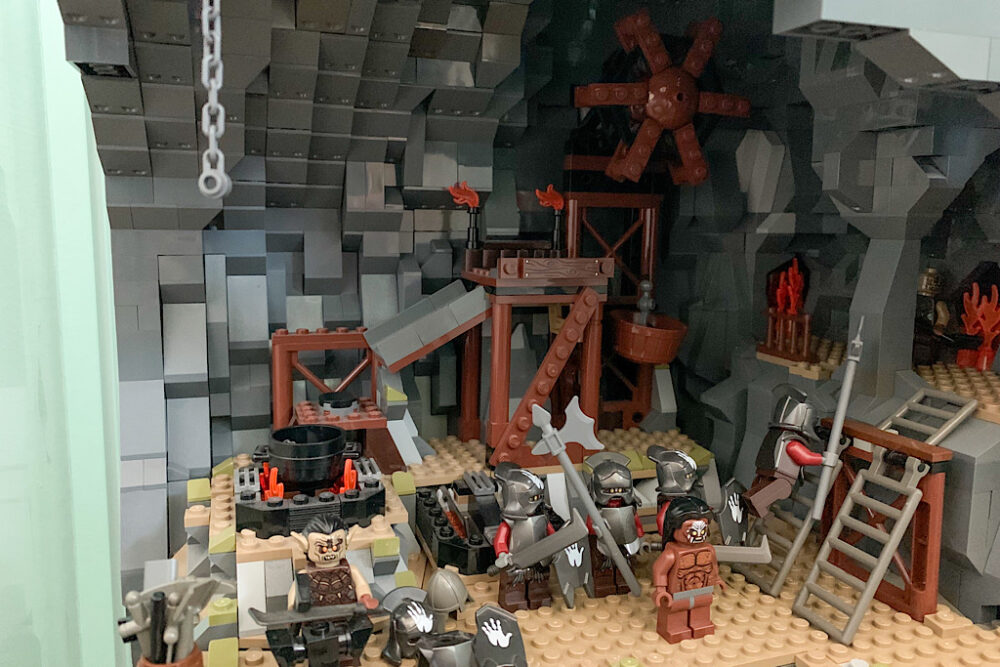 LEGO Der Herr der Ringe 9476 Die OrkSchmiede im Classic Review zusammengebaut