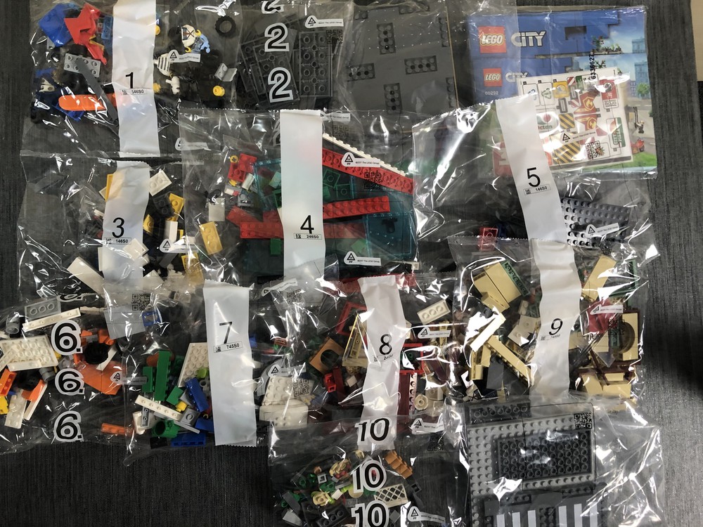LEGO Tüten aus dem City Set 60292 Stadtzentrum