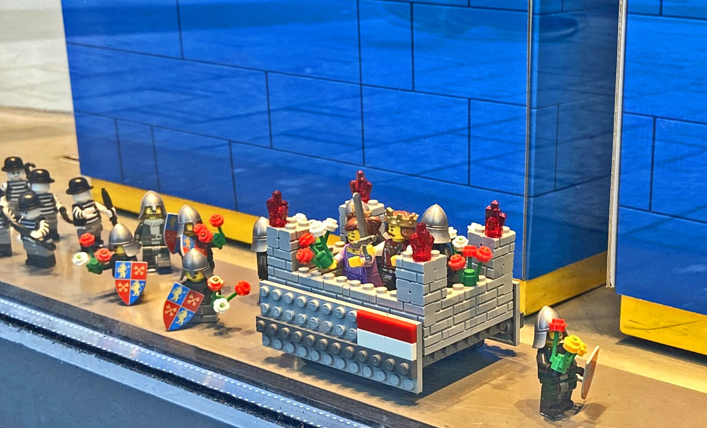 Karnevalsumzug im Kölner LEGO Store