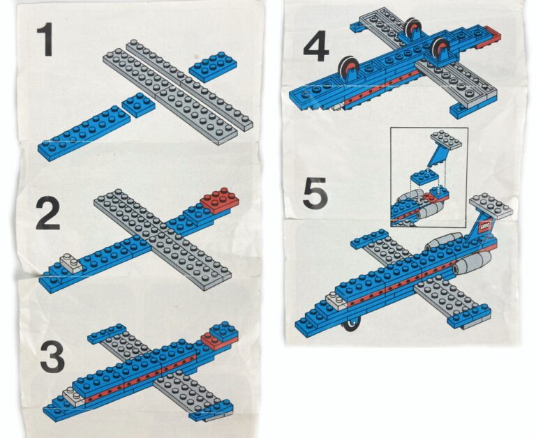 LEGO 657 Flugzeug im Classic Review zusammengebaut