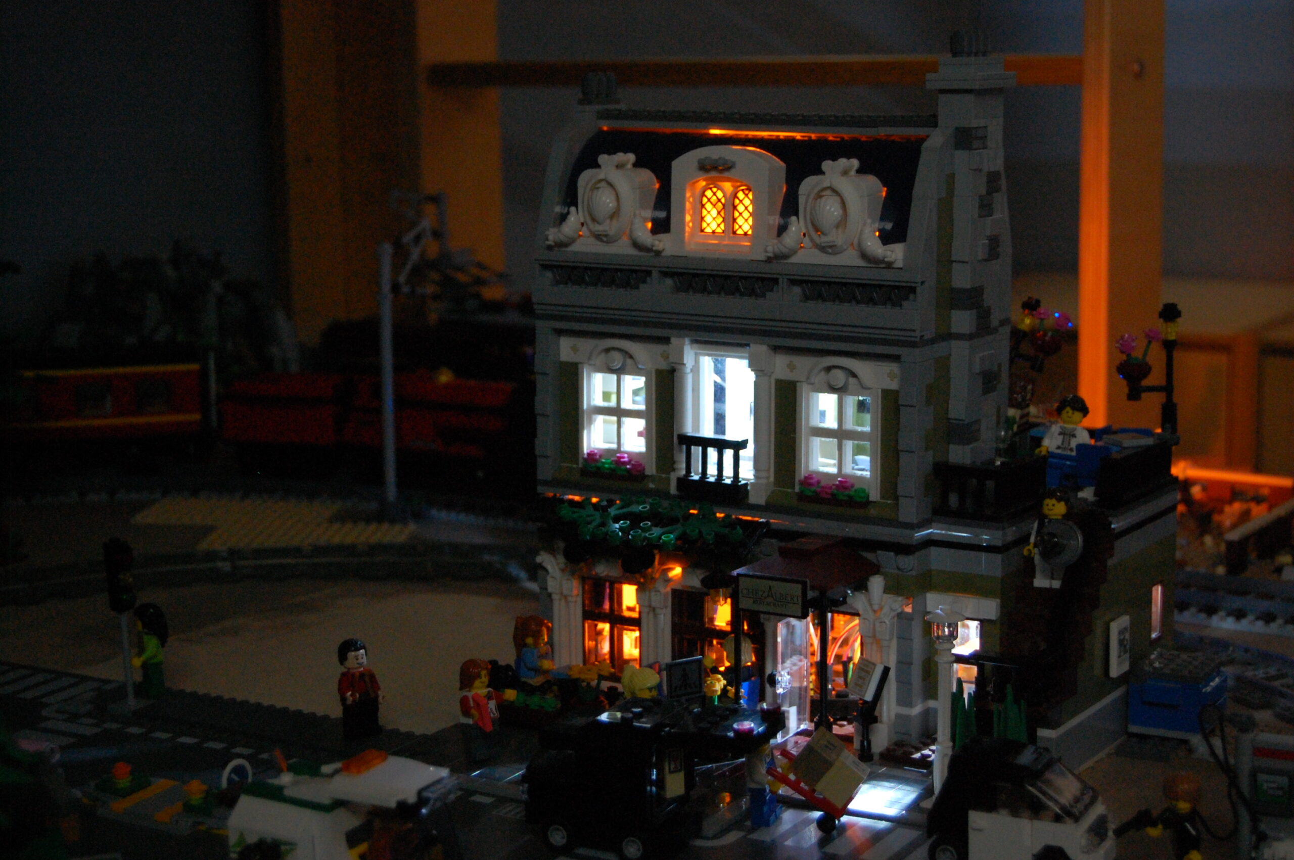 LEGO 10243 Pariser Restaurant beleuchtet