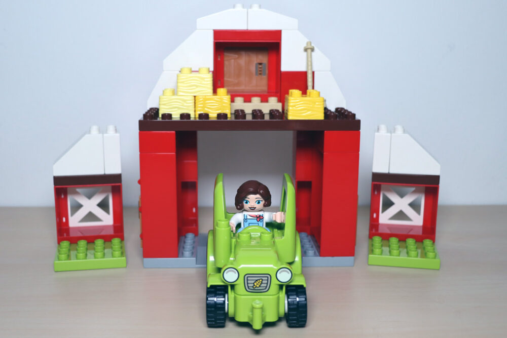LEGO Duplo 10952 Scheune, Traktor und Tierpflege im Review: 