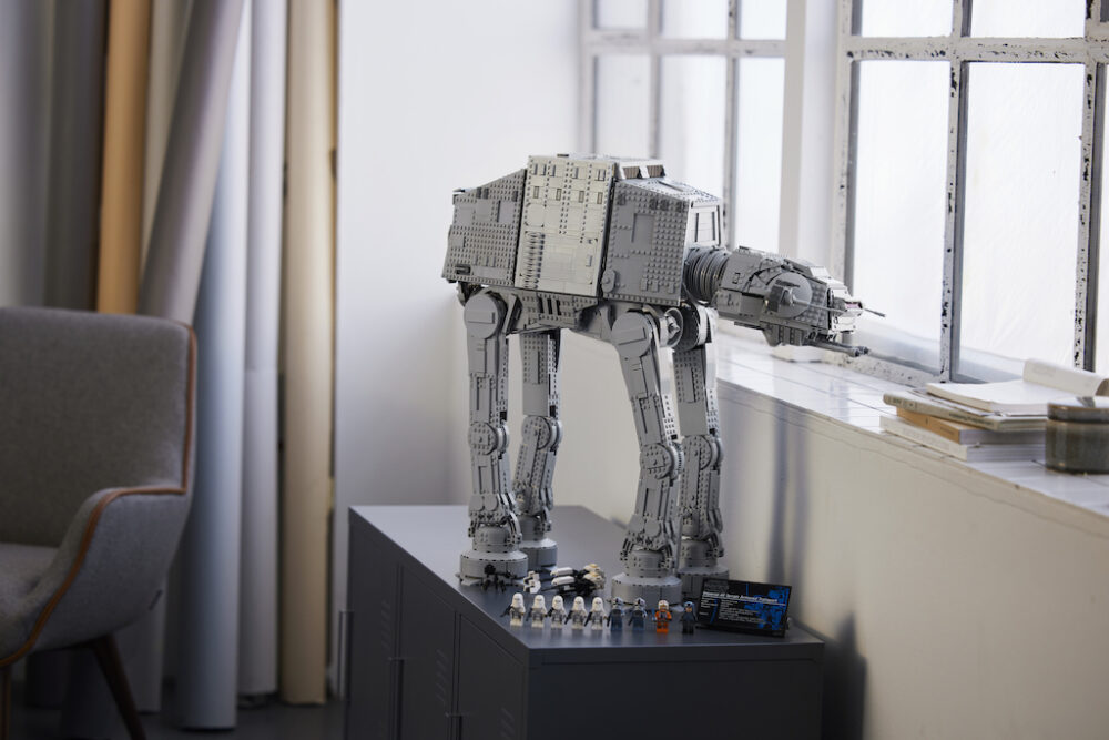 LEGO Star Wars 75313 UCS AT-AT: 800 Euro Walker offiziell vorgestellt ...