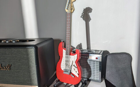 LEGO Ideas 21329 Fender Stratocaster