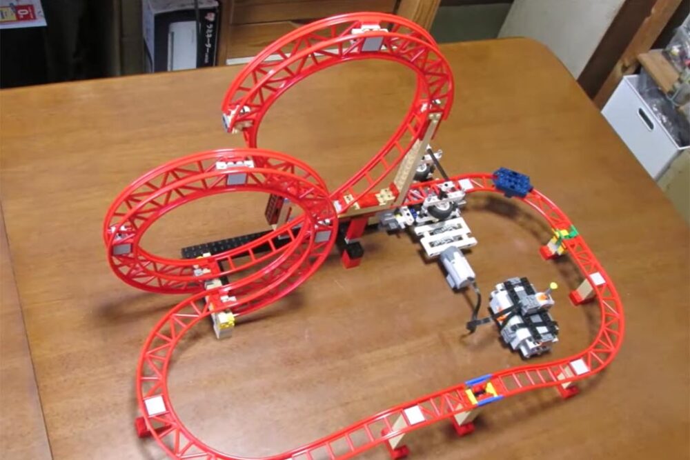 LEGO Achterbahn mit doppelten Looping