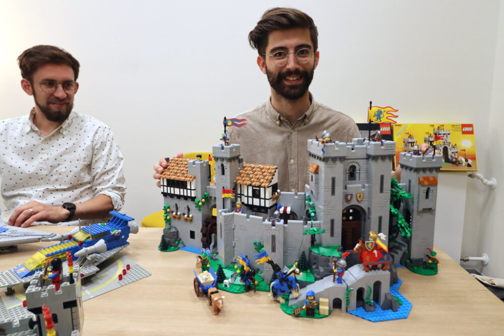LEGO Senior Designer Mike Psiaki und Milan Madge