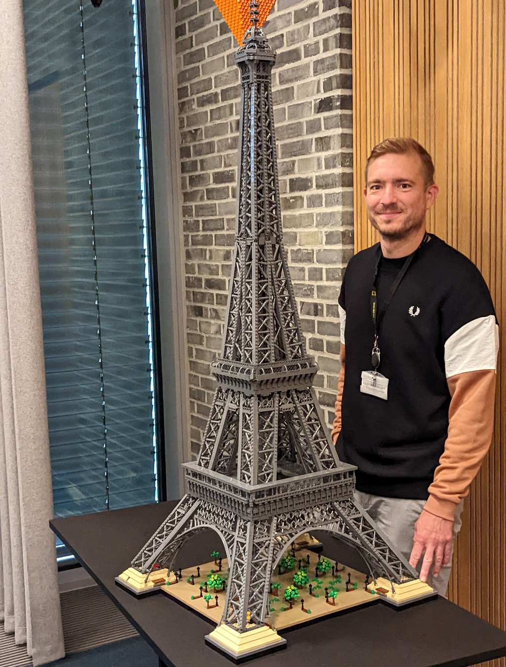 LEGO 10307 Eiffelturm Paris Designer Rok Žgalin Kobe