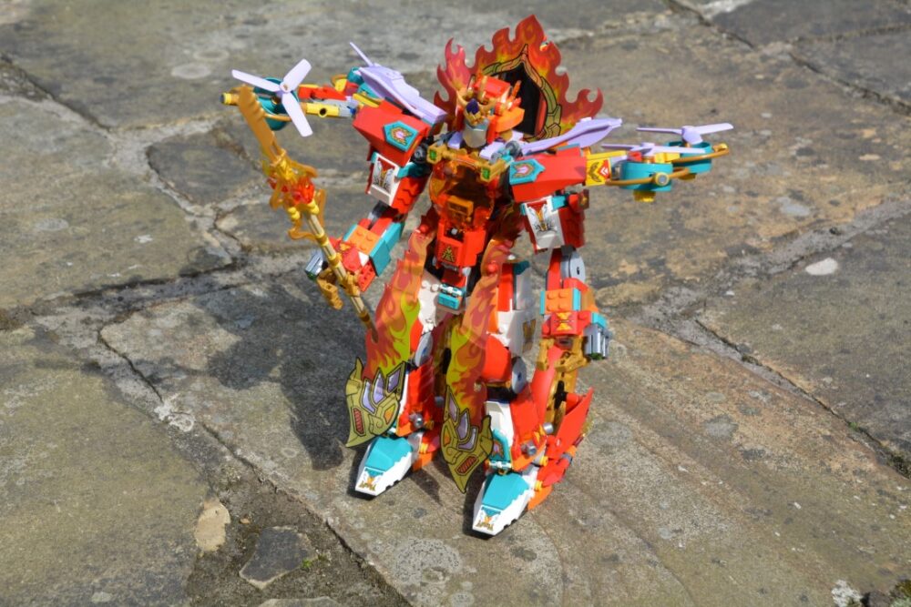 LEGO Monkie Kid 80057 Nezhas Feuerring-Mech im Review - zusammengebaut
