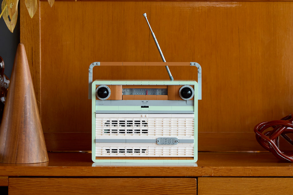 LEGO Icons 10334 Retro Radio