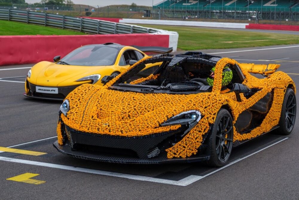 Lebensgroßer LEGO Technic McLaren P1