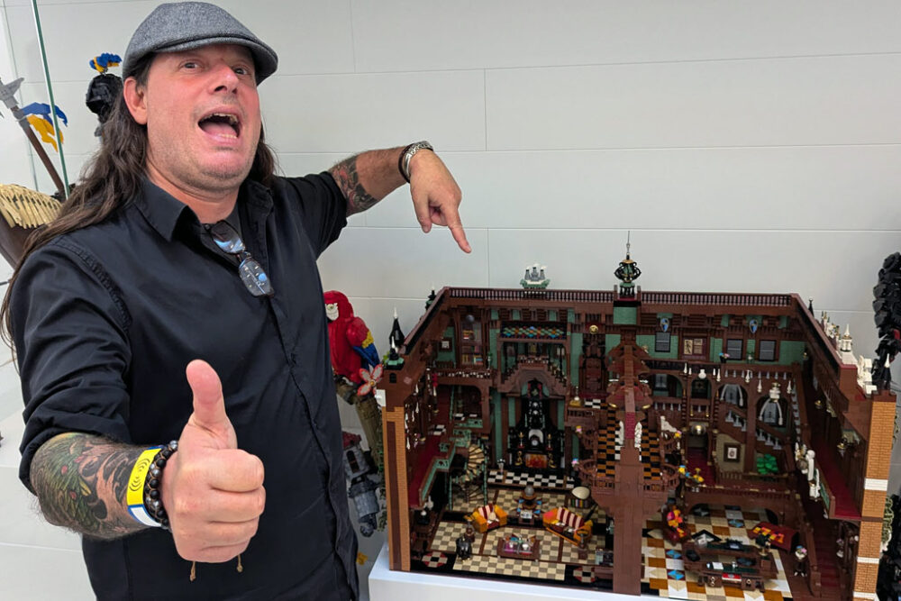 Victor van den Berg und seine LEGO Villa