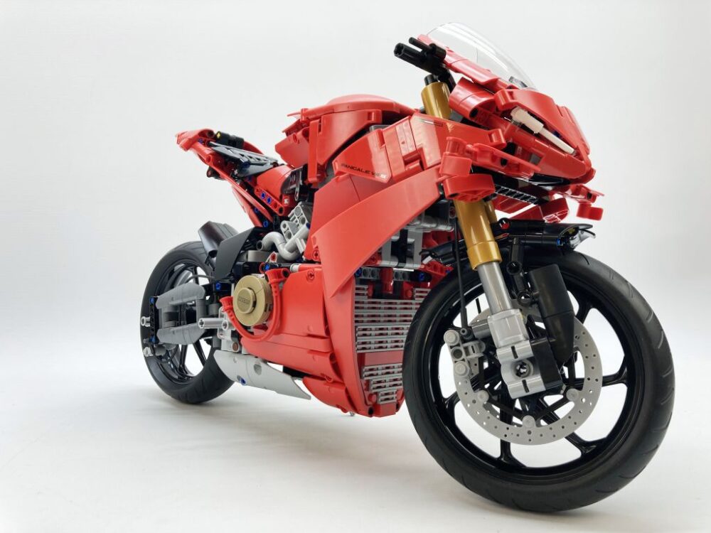 LEGO Technic 42202 Ducati Panigale V4 S