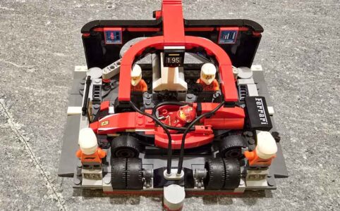 LEGO City 60443 F1 Boxenstopp mit Boxencrew und Ferrari Flitzer