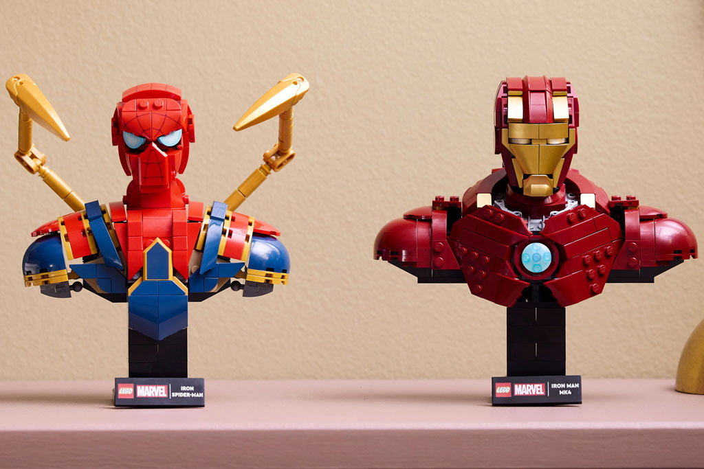 LEGO Marvel 76327 Iron Man MK4 und 76327 Iron Spider-Man Büste