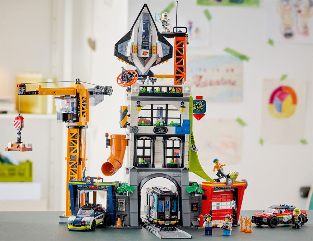 LEGO City 60473 The City Tower