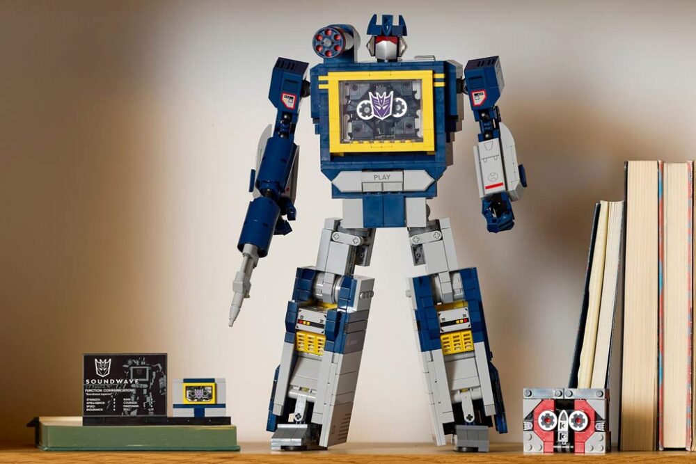 LEGO Icons 10358 Transformers Soundwave