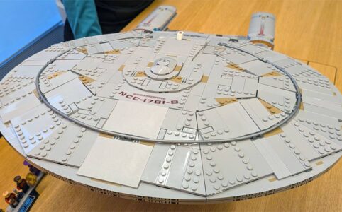 LEGO Icons 10356 Star Trek U.S.S. Enterprise NCC-1701-D | © Andres Lehmann