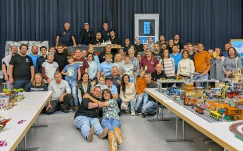 Gruppenfoto: Teilnehmer der Zusammengebaut 2025