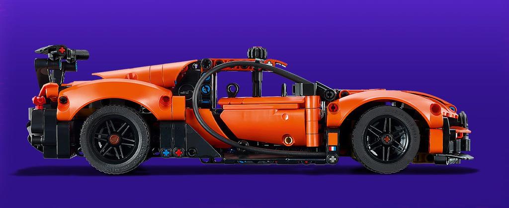 LEGO Technic 42222 Bugatti Chiron Pur Sport Hypercar
