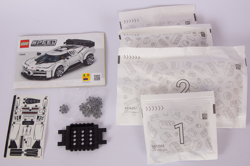 LEGO Speed Champions 77240 Bugatti Centodieci Hypersportwagen: Setumfang