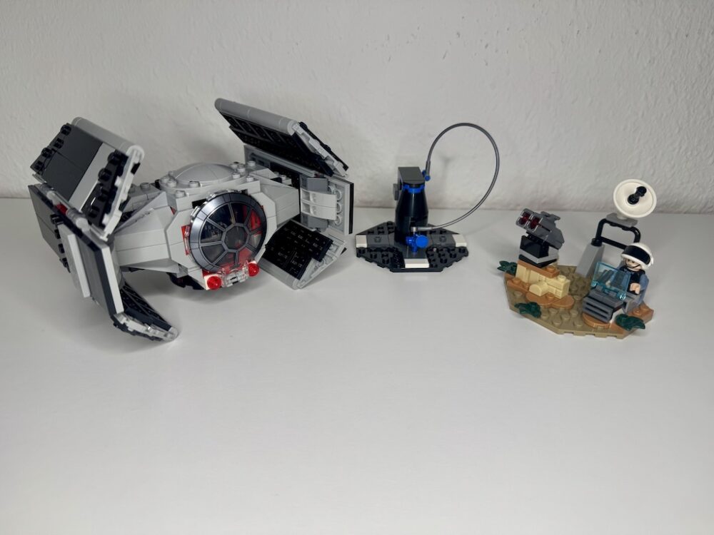 LEGO Star Wars 75421 SMART Play: Darth Vaders TIE Fighter