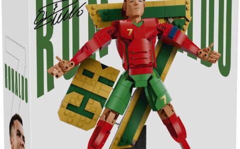 LEGO Editions 43016 Cristiano Ronaldo – Football Legend