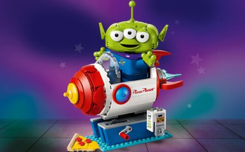 LEGO Disney 43307 Pixar Toy Story Alien with Pizza Planet Rocket Ride