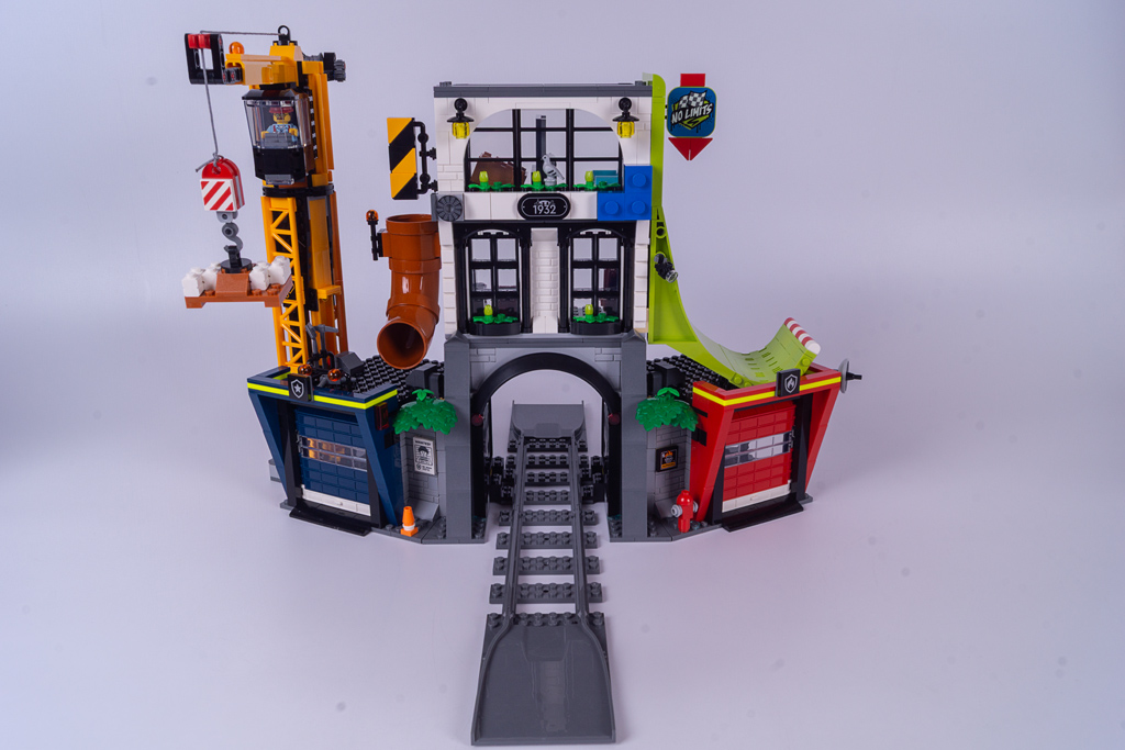 LEGO City 60473 Der City-Turm: Eingebautes Apartment-Obergeschoss
