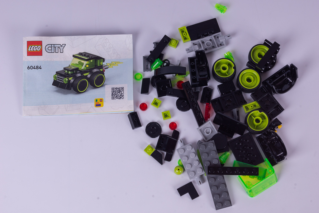 LEGO City 60484 Coole Flitzer – Gaming-Rennauto: Setumfang