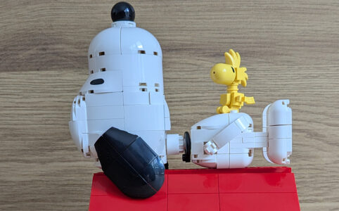 Snoopy und Woodstock auf der Hütte