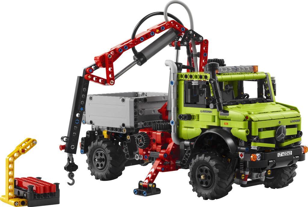 LEGO Technic 42242 Mercedes-Benz Unimog U 5023 with Crane